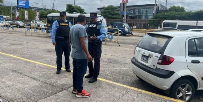 Gobierno refuerza la seguridad en el transporte urbano con operativos de la DIPAMPCO